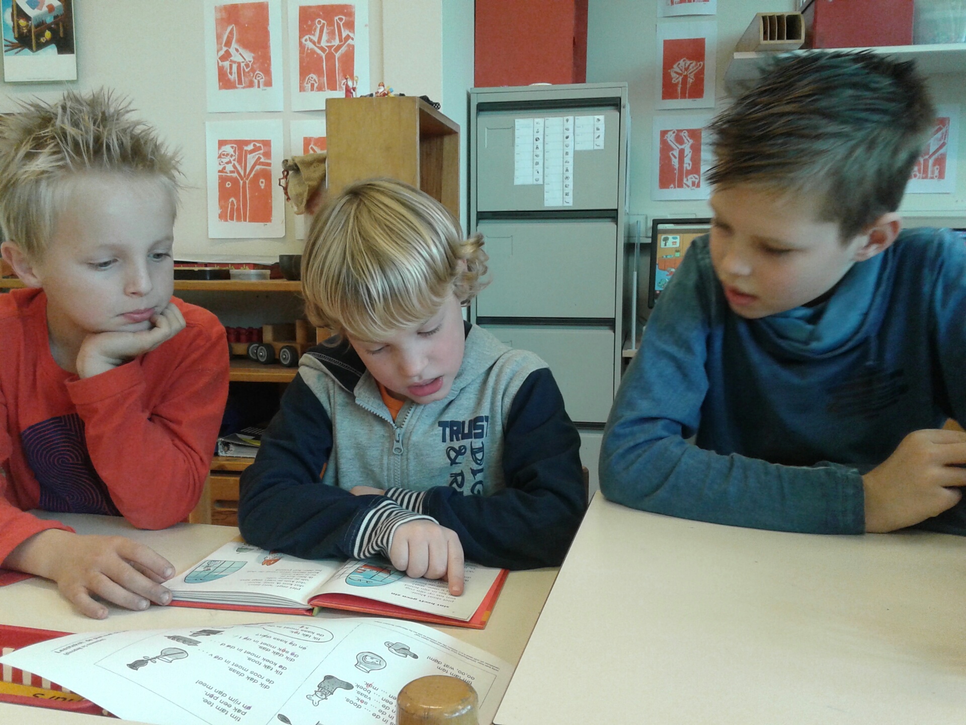 Groep 6 leest met groep 3
