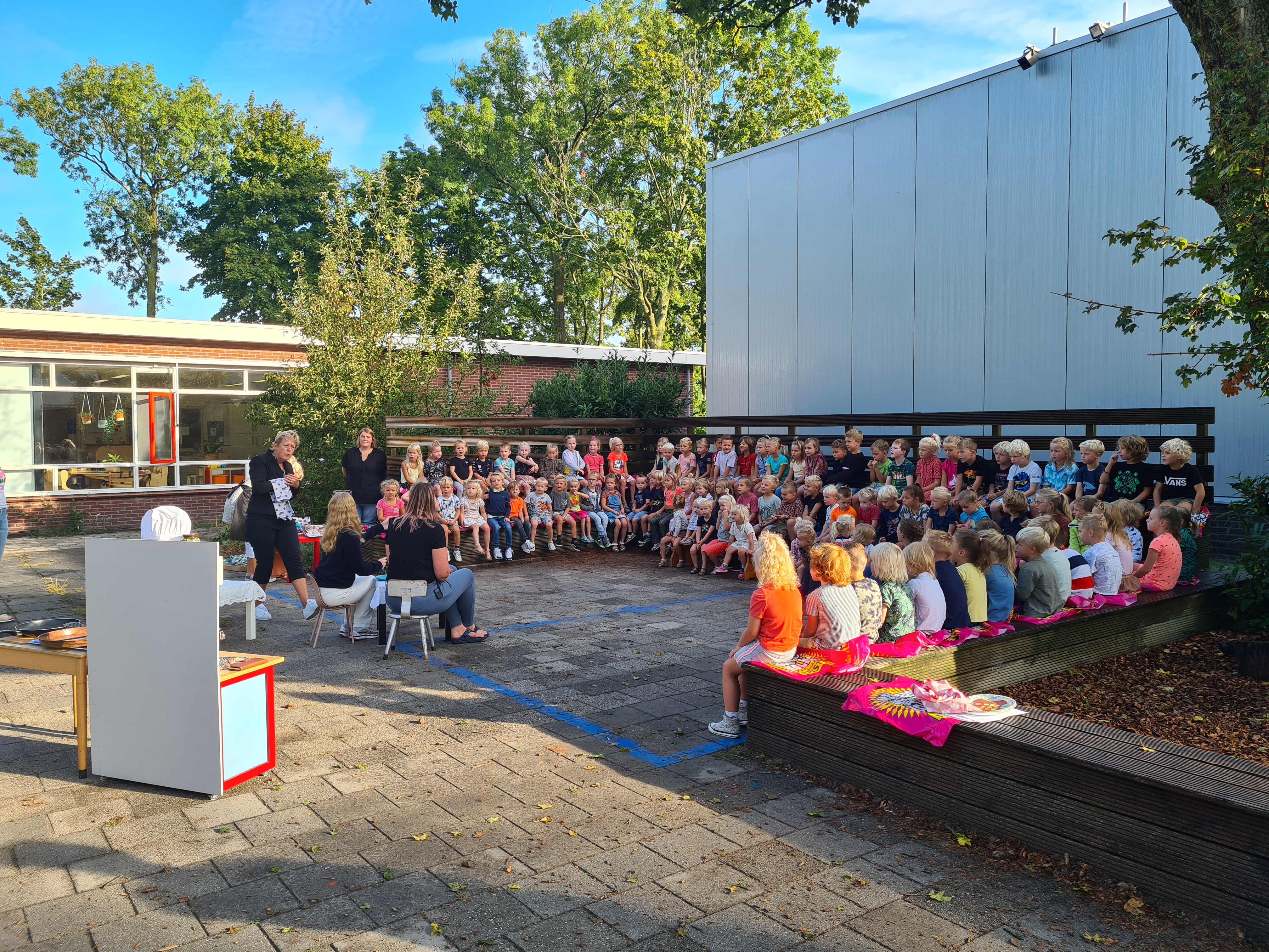 Thema restaurant geopend!